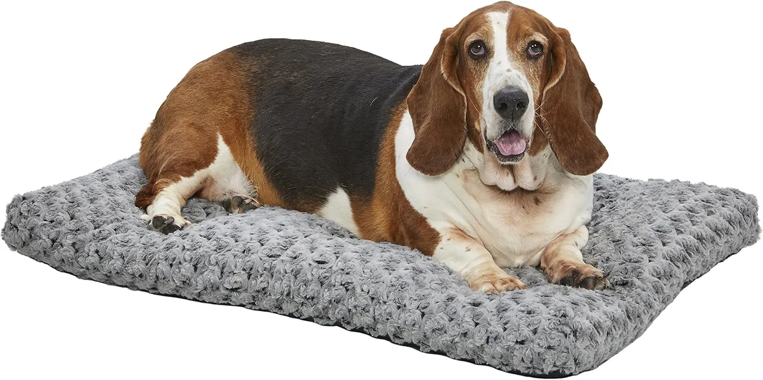 MidWest Homes for Pets Deluxe Dog Beds Super Plush Dog & Cat Beds Ideal for Dog Crates Machine Wash & Dryer Friendly, 1-Year Warranty, Fits 36 inch Crate.